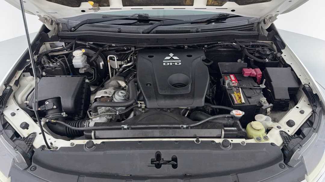 2017 Mitsubishi Pajero Sport Exceed (4x4) 7 Seat, Automatic, 122122 km, Open Bonnet (Engine)