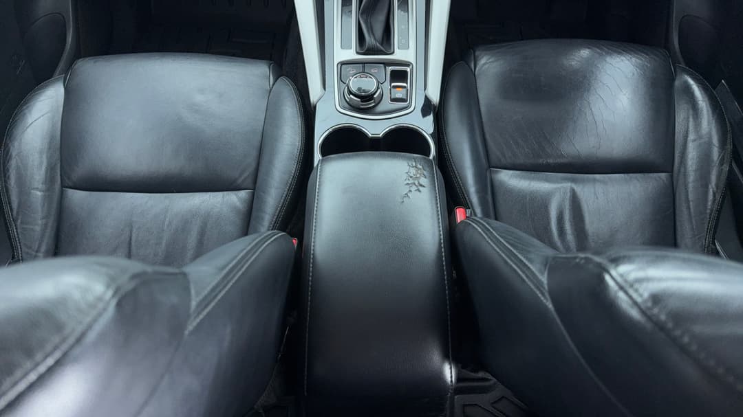 2017 Mitsubishi Pajero Sport Exceed (4x4) 7 Seat, Automatic, 122122 km, Center Console