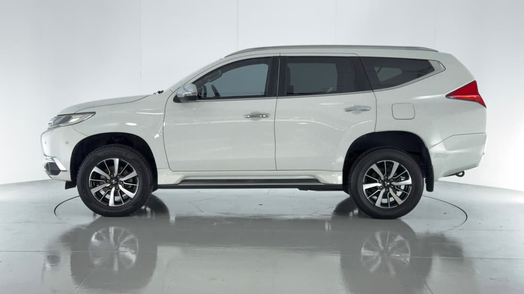 2017 Mitsubishi Pajero Sport Exceed (4x4) 7 Seat, Automatic, 122122 km, Left Side View