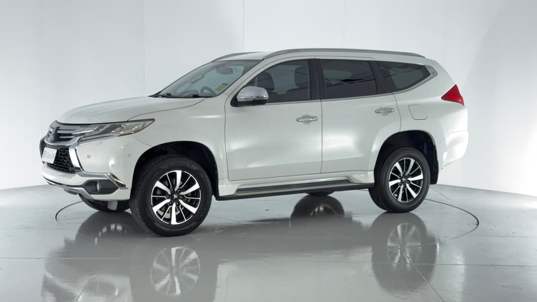 2017 Mitsubishi Pajero Sport Exceed (4x4) 7 Seat, Automatic, 122122 km, Left Front Diagonal (45- Degree) View