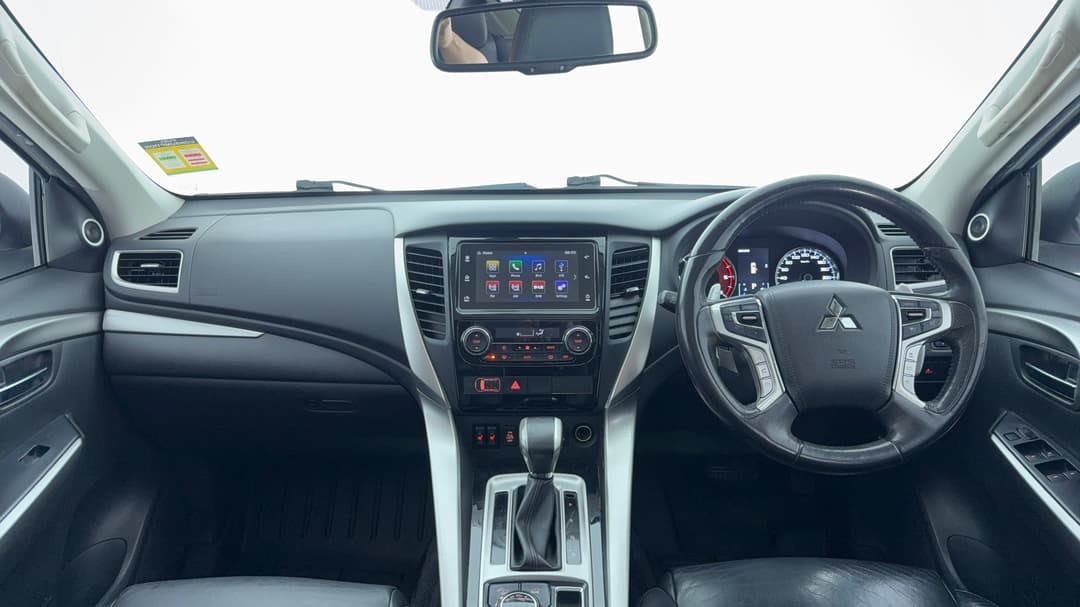 2017 Mitsubishi Pajero Sport Exceed (4x4) 7 Seat, Automatic, 122122 km, Dashboard View