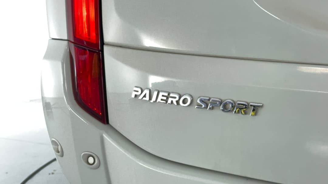 2017 Mitsubishi Pajero Sport Exceed (4x4) 7 Seat, Automatic, 122122 km, Badge (Boot Left Side)