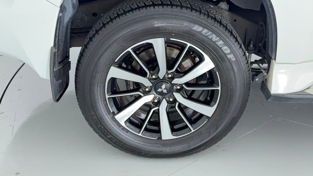 2017 Mitsubishi Pajero Sport Exceed (4x4) 7 Seat, Automatic, 122122 km, Right Rear Wheel