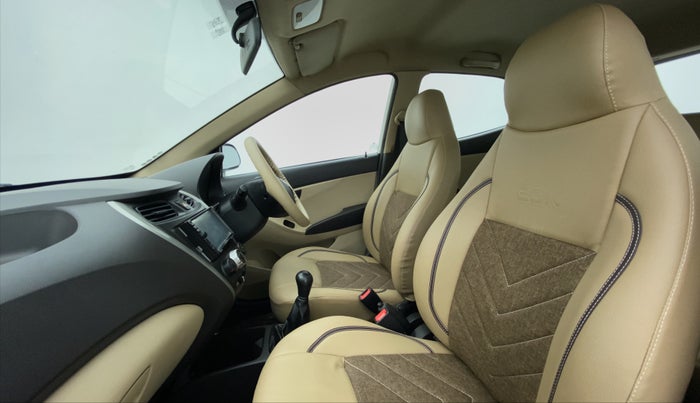 2012 Hyundai Eon ERA PLUS, Petrol, Manual, 33,306 km, Right Side Front Door Cabin View