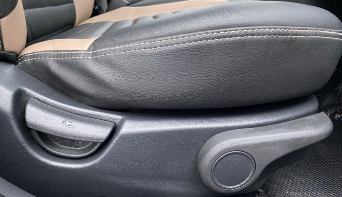2016 Hyundai Xcent S AT 1.2, Petrol, Automatic, 25,602 km, Driver Side Adjustment Panel