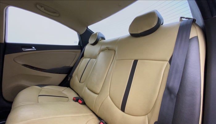 2014 Hyundai Verna FLUIDIC 1.6 SX CRDI, Diesel, Manual, 68,504 km, Right Side Rear Door Cabin