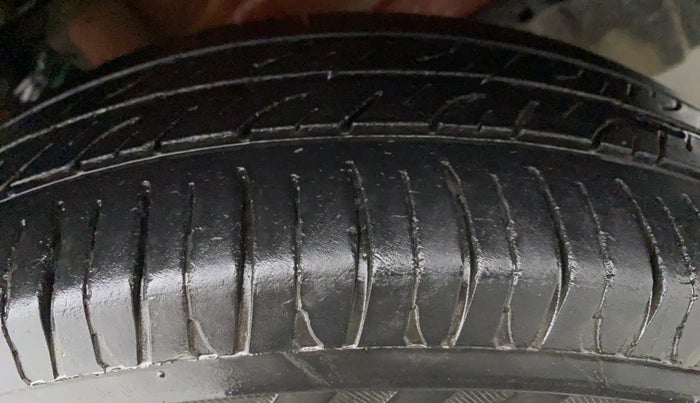 2016 Maruti Wagon R 1.0 VXI, Petrol, Manual, 34,706 km, Left Front Tyre Tread