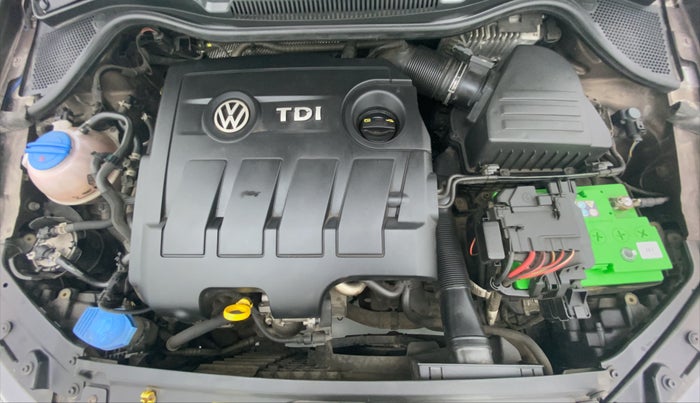 2015 Volkswagen Vento HIGHLINE TDI AT, Diesel, Automatic, 79,941 km, Open Bonet
