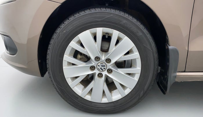 2015 Volkswagen Vento HIGHLINE TDI AT, Diesel, Automatic, 79,941 km, Left Front Wheel
