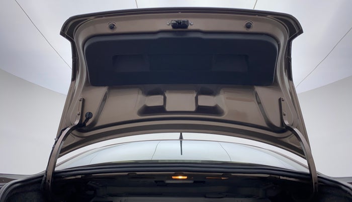 2015 Volkswagen Vento HIGHLINE TDI AT, Diesel, Automatic, 79,941 km, Boot Door Open