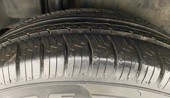 2018 Maruti Ciaz DELTA 1.4 VVT, Petrol, Manual, 67,070 km, Right Rear Tyre Tread