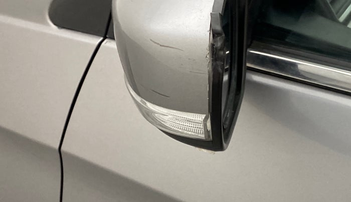 2018 Maruti Ciaz ALPHA 1.5 SHVS PETROL, Petrol, Manual, 15,387 km, Left rear-view mirror - Cover has minor damage