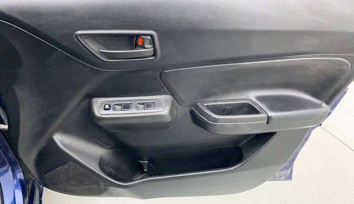 2019 Maruti Swift LXI, Petrol, Manual, 70,182 km, Driver Side Door Panels Control