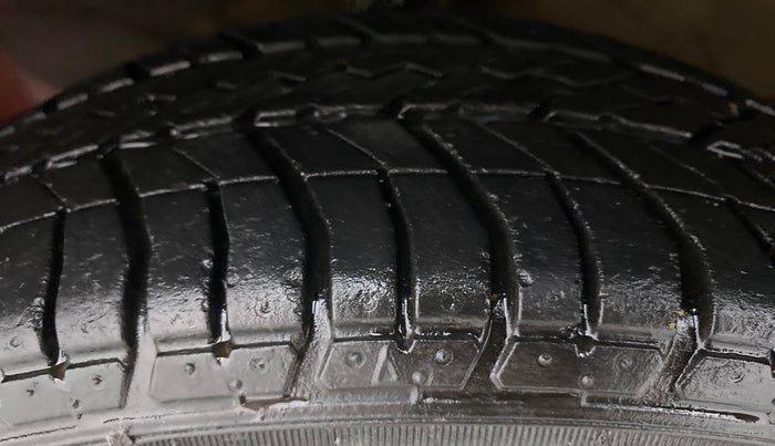 2010 Hyundai Santro Xing GLS, Petrol, Manual, 27,590 km, Left Front Tyre Tread