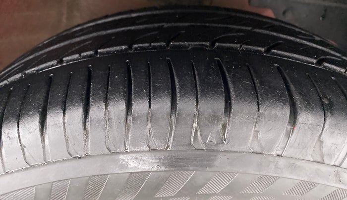 2018 Mahindra KUV 100 NXT K2 6 STR, Petrol, Manual, 18,026 km, Right Front Tyre Tread