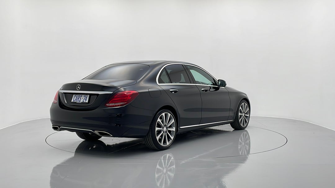 Right Back Diagonal (45- Degree) View