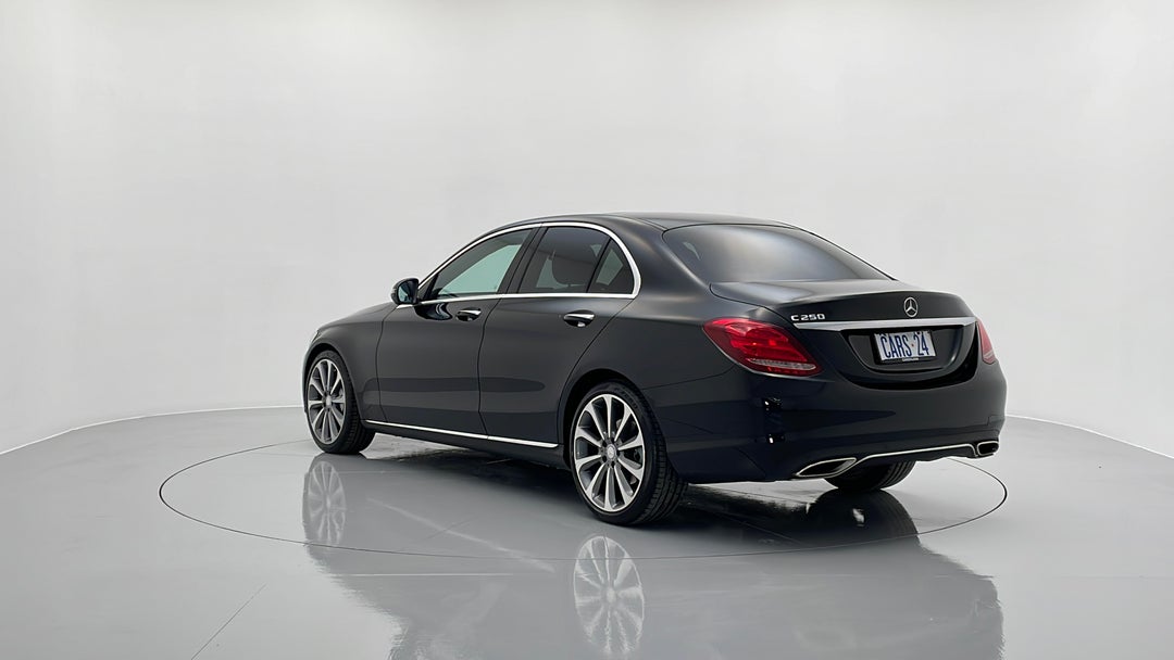 Left Back Diagonal (45- Degree) View