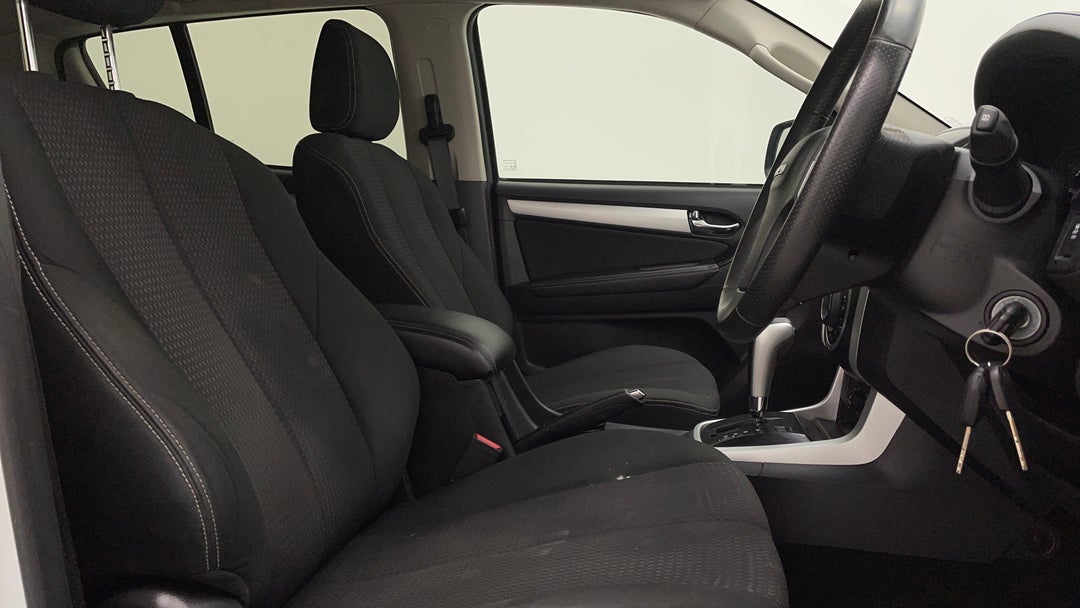 2019 Isuzu MU-X Ls-u (4x2), Automatic, 56325 km, Right Side Front Door Cabin View