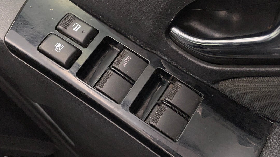 2019 Isuzu MU-X Ls-u (4x2), Automatic, 56325 km, Drivers Side Door Panel Controls