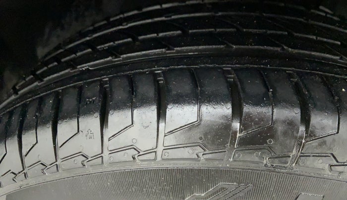 2019 Maruti S Cross ALPHA SHVS, Diesel, Manual, 12,300 km, Right Front Tyre Tread