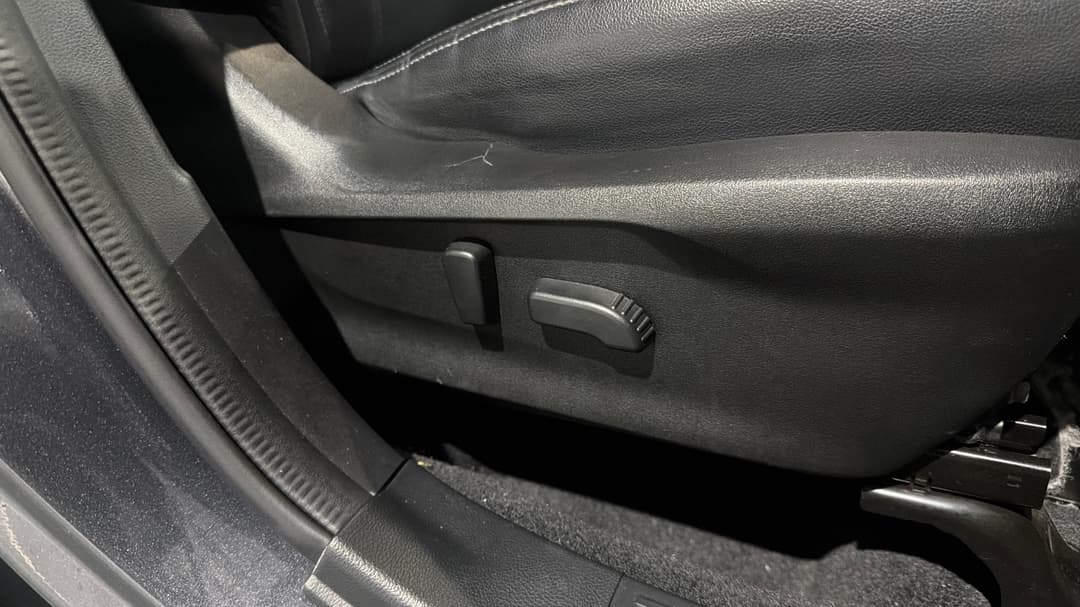 2021 Subaru Forester 2.5i-s (AWD), Automatic, 69693 km, Drivers Side Adjustment Panel