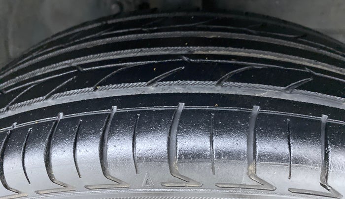 2015 Maruti Wagon R 1.0 VXI, Petrol, Manual, 55,270 km, Right Front Tyre Tread