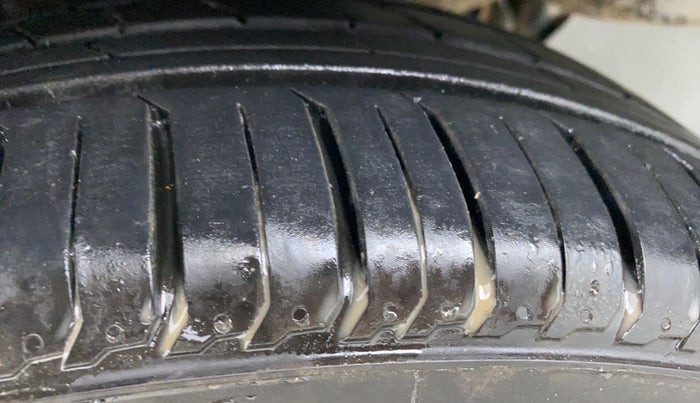 2011 Toyota Etios VX, Petrol, Manual, 57,187 km, Left Rear Tyre Tread