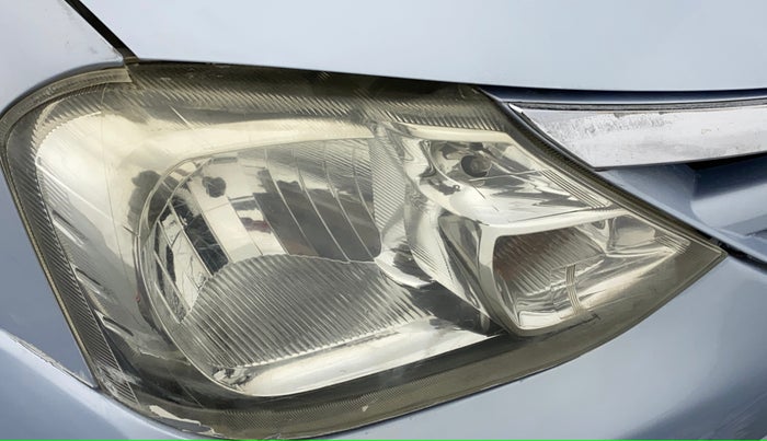 2011 Toyota Etios VX, Petrol, Manual, 57,187 km, Right headlight - Minor scratches
