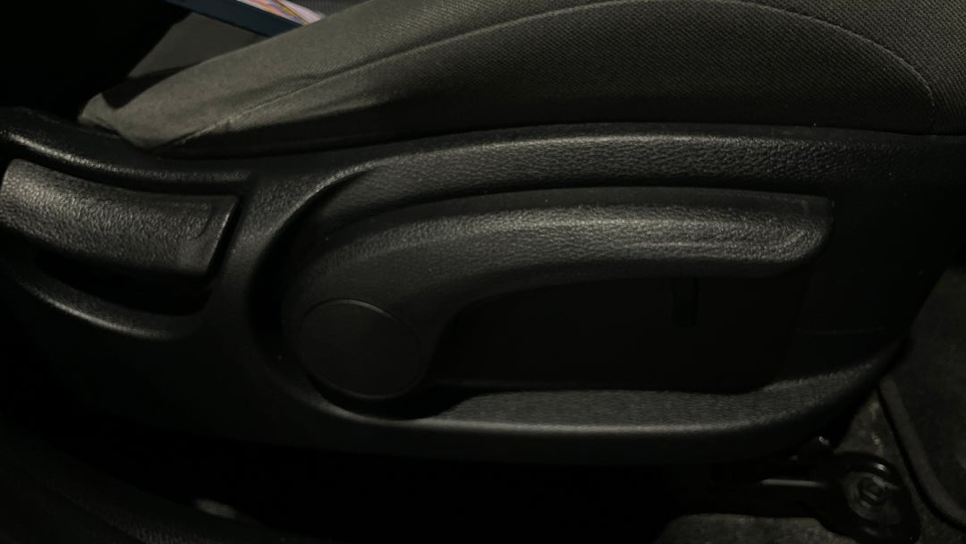 2021 Kia Seltos Sport (FWD), Automatic, 84476 km, Drivers Side Adjustment Panel