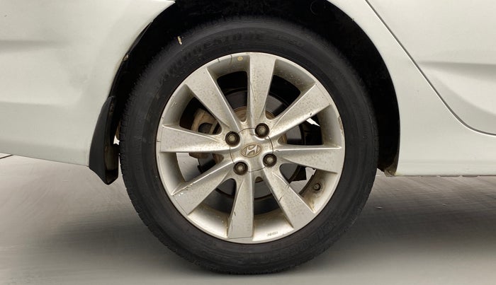 2013 Hyundai Verna FLUIDIC 1.6 SX VTVT, Petrol, Manual, 89,170 km, Right Rear Wheel