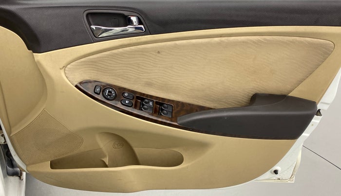 2013 Hyundai Verna FLUIDIC 1.6 SX VTVT, Petrol, Manual, 89,170 km, Driver Side Door Panels Control