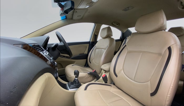 2013 Hyundai Verna FLUIDIC 1.6 SX VTVT, Petrol, Manual, 89,170 km, Right Side Front Door Cabin