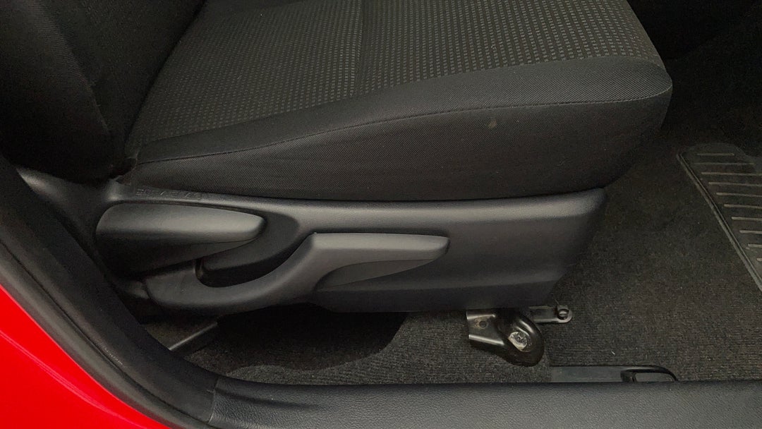 2019 Toyota Yaris Ascent, Automatic, 115983 km, Drivers Side Adjustment Panel