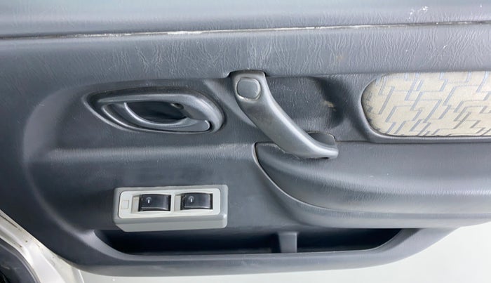 2010 Maruti Wagon R LXI, Petrol, Manual, 58,205 km, Driver Side Door Panels Control