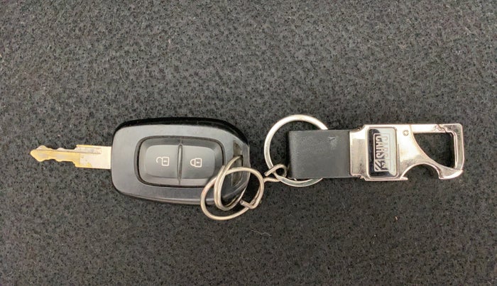 2017 Renault Kwid CLIMBER 1.0 AMT, Petrol, Automatic, 16,621 km, Key Close Up
