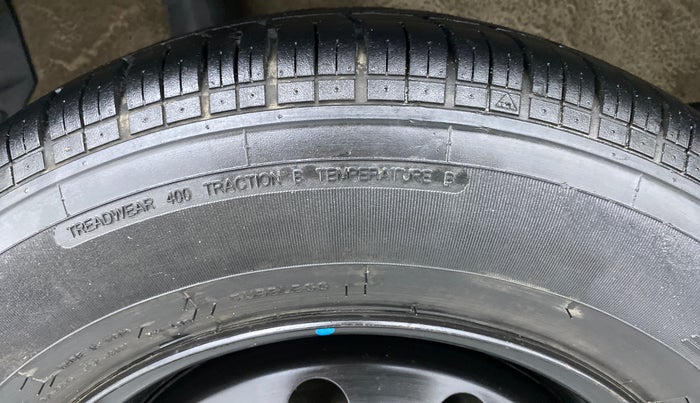 2015 Maruti Ritz VXI BS IV, Petrol, Manual, 13,656 km, Right Rear Tyre Tread