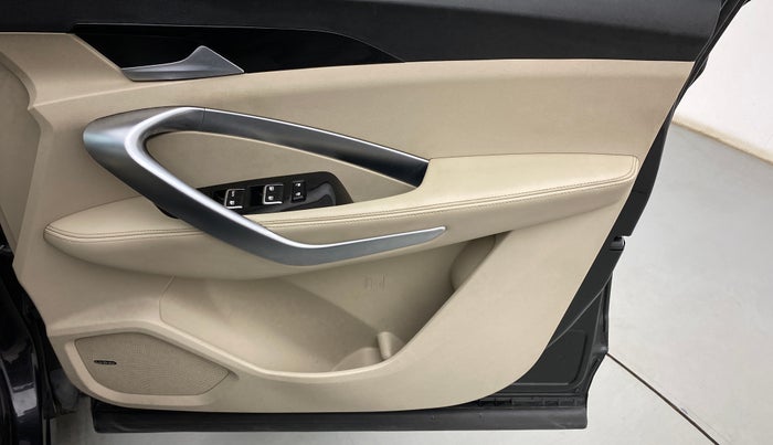 2021 MG HECTOR SHARP 1.5 PETROL CVT, Petrol, Automatic, 50,037 km, Driver Side Door Panels Control