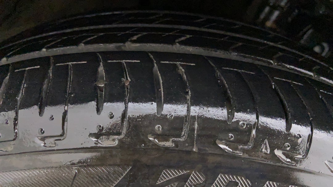 Left Front Tyre Tread