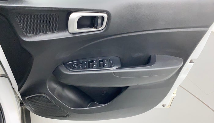 2020 Hyundai VENUE SX 1.0 TURBO IMT, Petrol, Manual, 70,644 km, Driver Side Door Panels Control