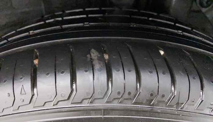 2016 Hyundai Elite i20 ASTA 1.2 (O), Petrol, Manual, 44,614 km, Left Rear Tyre Tread