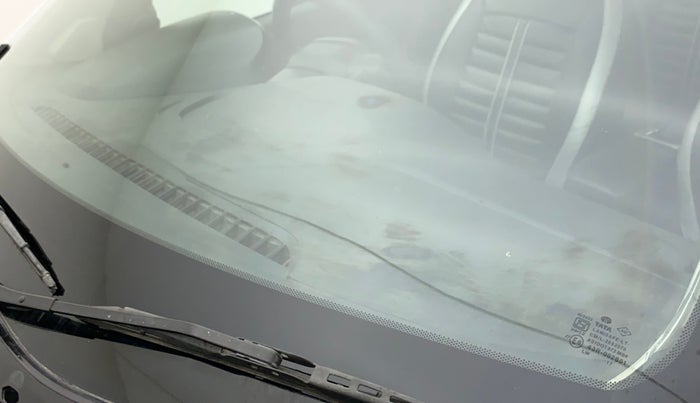 2017 Tata Tiago XZ PETROL, Petrol, Manual, 66,997 km, Front windshield - Minor spot on windshield