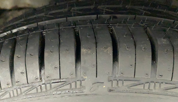 2017 Tata Tiago XZ PETROL, Petrol, Manual, 66,997 km, Left Front Tyre Tread