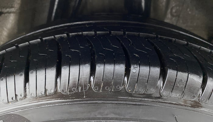 2014 Honda City V MT PETROL, CNG, Manual, 77,619 km, Left Rear Tyre Tread