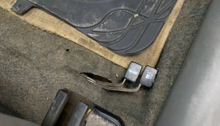 2011 Maruti Alto K10 LXI, Petrol, Manual, 63,904 km, Flooring - Dicky opening lever is not working