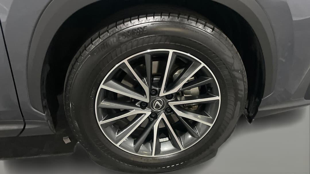 2023 Lexus Nx350h Luxury Hybrid AWD, Automatic, 21955 km, Right Front Wheel