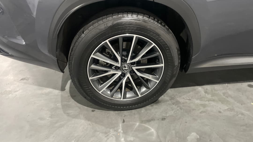 2023 Lexus Nx350h Luxury Hybrid AWD, Automatic, 21955 km, Right Rear Wheel