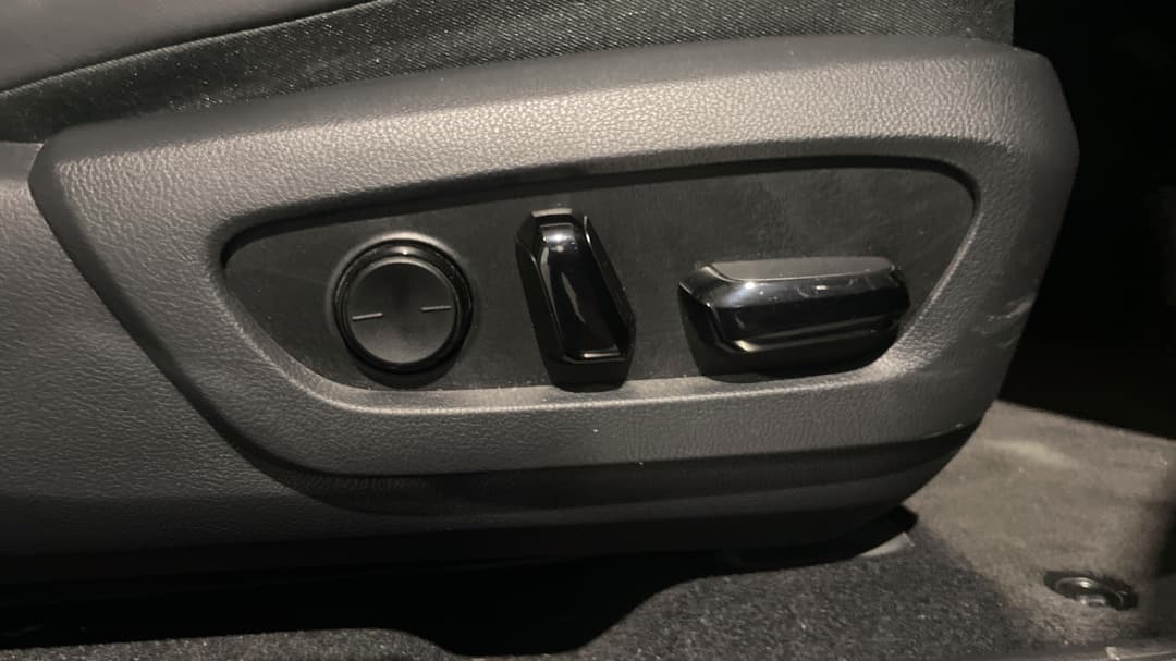 2023 Lexus Nx350h Luxury Hybrid AWD, Automatic, 21955 km, Drivers Side Adjustment Panel