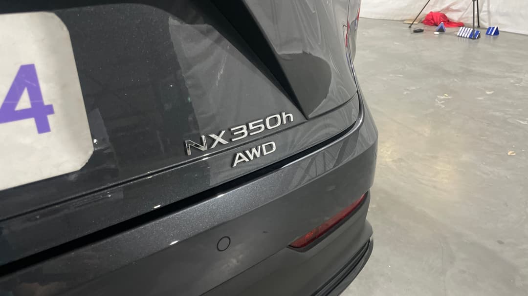 2023 Lexus Nx350h Luxury Hybrid AWD, Automatic, 21955 km, Badge (Boot Right Side)