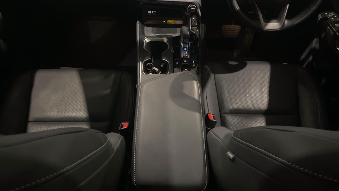2023 Lexus Nx350h Luxury Hybrid AWD, Automatic, 21955 km, Center Console