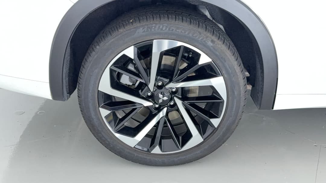 2024 Mitsubishi Outlander Phev Exceed 5+2 Seat (AWD), Automatic, 28953 km, Right Rear Wheel